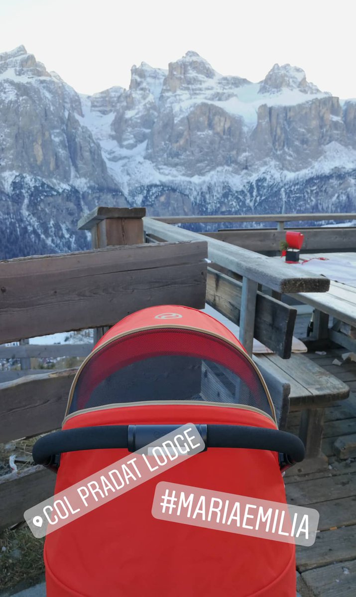 Verindipity's tweet photo. Mimmi ama la neve! #Dolomiti #ColPradat @dolomiti_it @altoadige_info @DolomitesUNESCO @cybex_global πβοΈ #HappyNewYear2019 https://t.co/DGVrvX1E2c