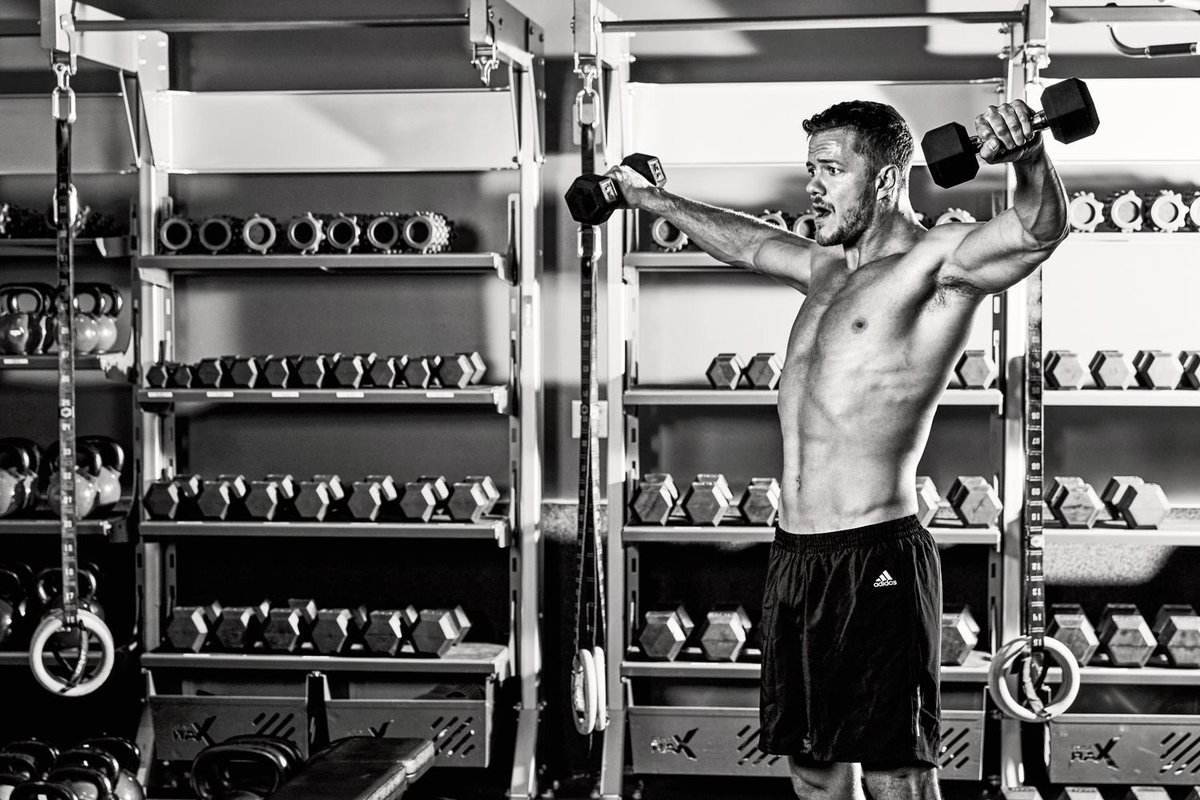 DanReynoldsFans's tweet photo. Dan Reynolds for Men's Health Magazine. 🖤

Photos by Steven Lippman. https://t.co/e2kjatZARQ