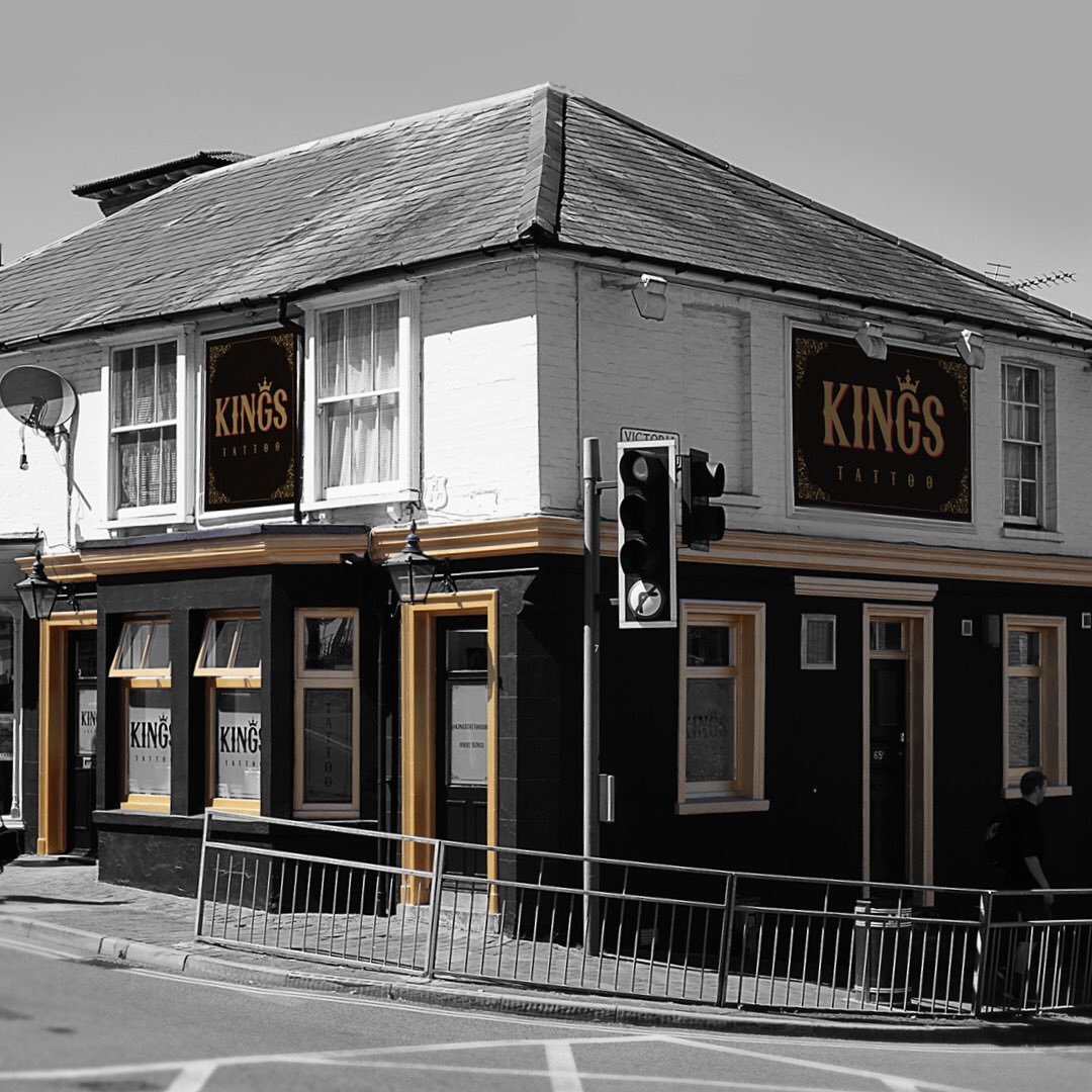 boombox_design's tweet photo. Branding for Kings Tattoo 👑

#shopbranding #brandidentity #tattooshop #signage #windowsignage #exteriordesign #design #graphicdesign #branding #boomboxdesign #makeyourbrandboom https://t.co/mdwBuSRpZK