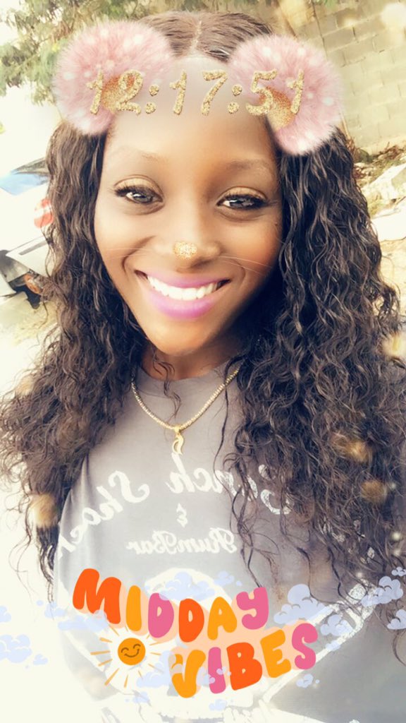 Tina_EvaBless's tweet photo. New Year π₯³ Same Meh ππΎββοΈ #Blehhhhh π Million Dollar Smile π¬ #HappyNewYearTweepz π€ https://t.co/aPtk5y041A