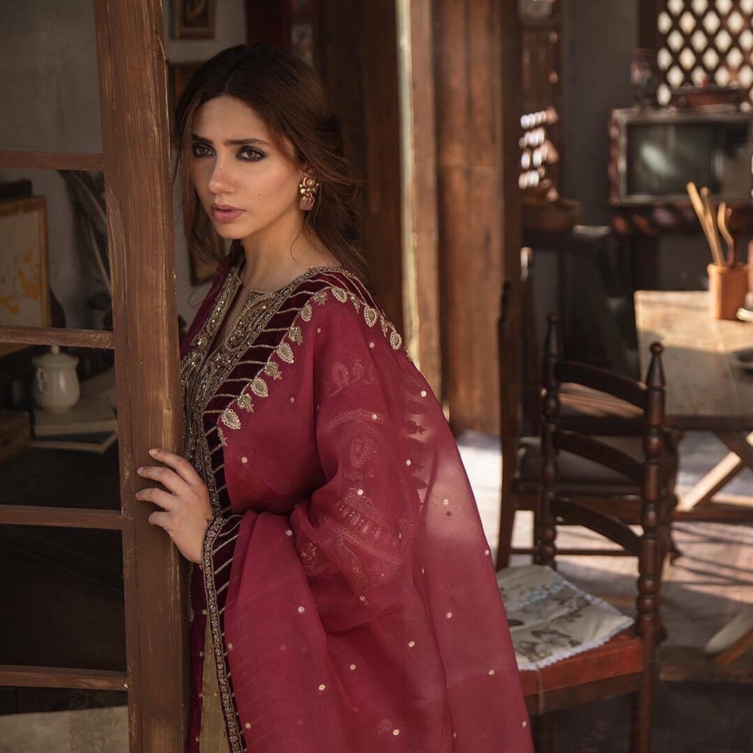 BeautyPakistani's tweet photo. Mahira Khan. https://t.co/XMWLnX3I6s