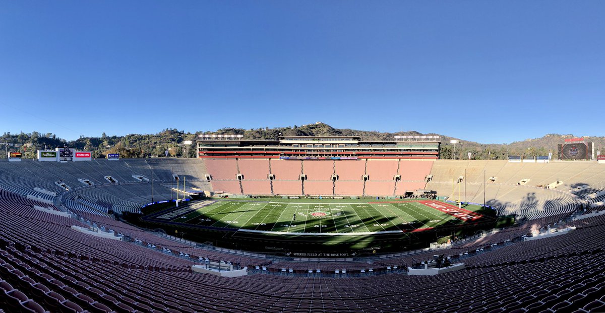 rosebowlgame's tweet photo. Ain’t she a beaut?! 😍 #RoseBowl🌹 https://t.co/KCm6Lpy1mc