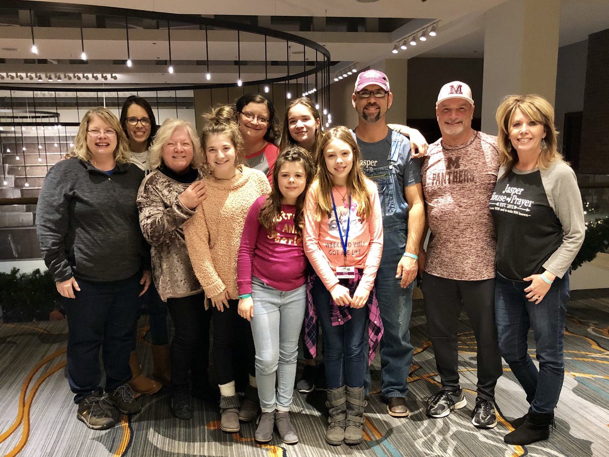 JasperJHOP's tweet photo. Amazing week at the Onething Conference! God is shifting things &amp; resetting our hearts &amp; lives for His glory! “How beautiful would the Church be if we just stared at HIM!” -Francis Chan #ForeverOnething https://t.co/q5CWCuXWrd