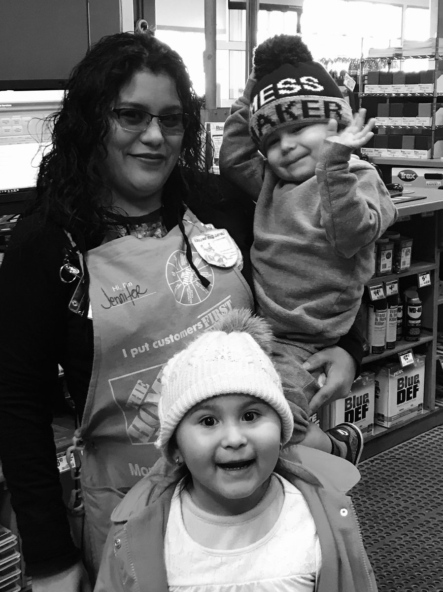 Pro1076's tweet image. I work safe because my kids need me to be healthy to take care of them, and because they and other precious children visit our stores everyday  #whyiworksafe ⁦@steveknott020⁩ ⁦@vanessaaramos1⁩