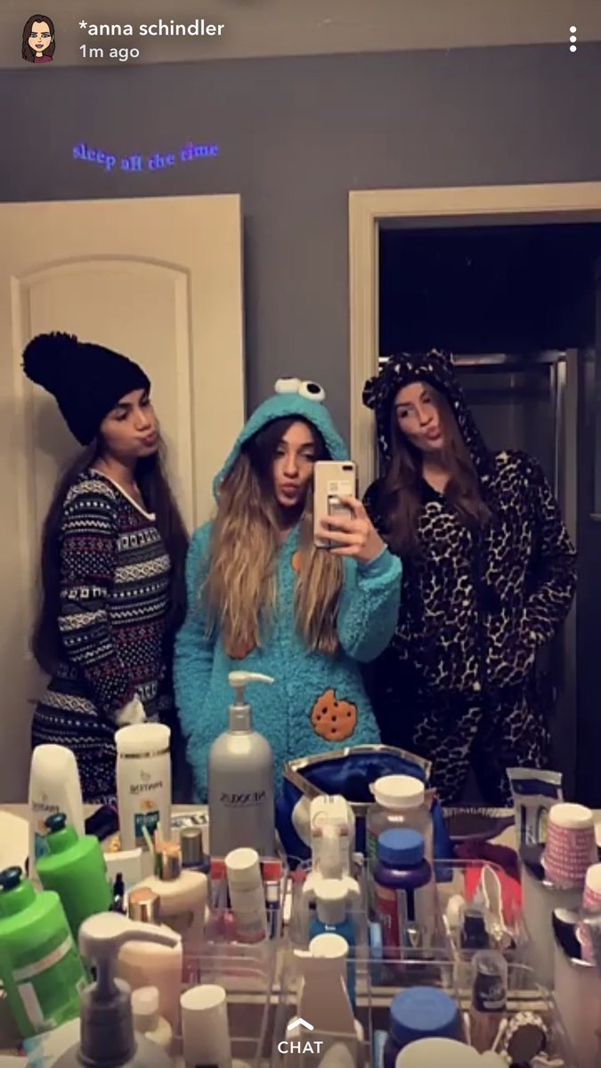 natappleton15's tweet photo. Happy birthday LOVE YOU💓💗 go to the woods now. @annaschindlerr https://t.co/ORJFKUxb0e