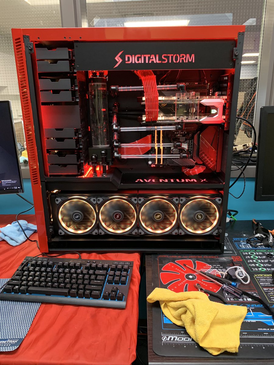 Linus Tech Tips On Twitter When Your Pc Is So Big That It Would