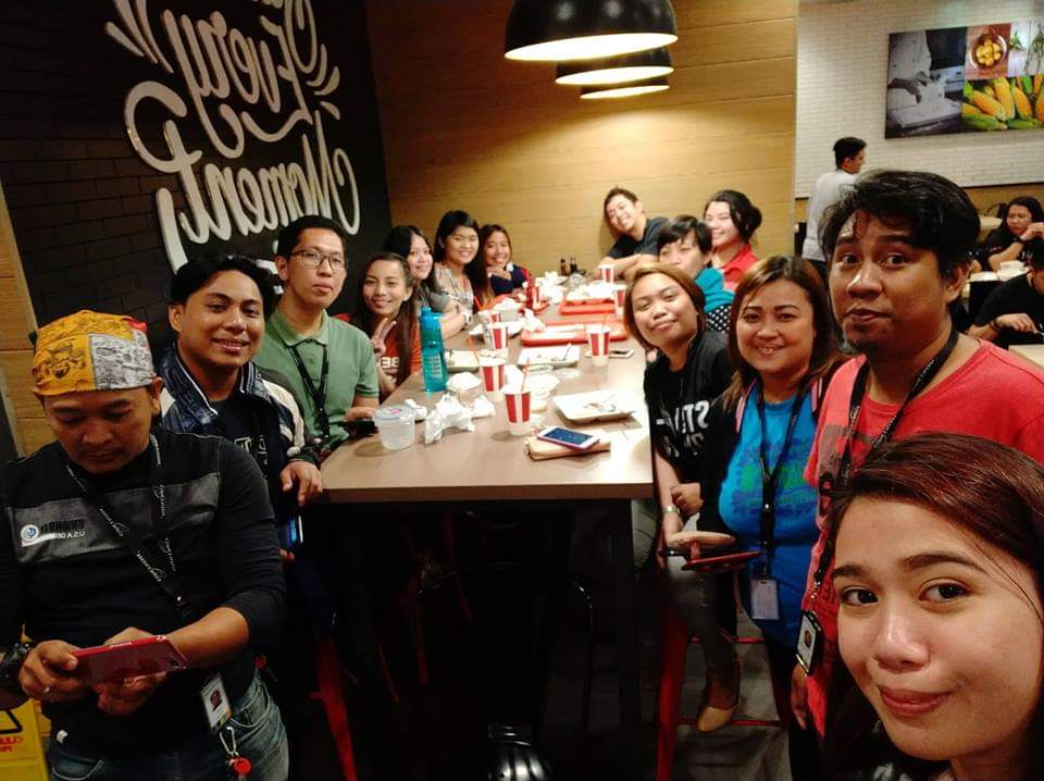 SalcedoJane's tweet photo. With my officemates
And with THE BOSS infront of me https://t.co/pBRGOYH0Cl