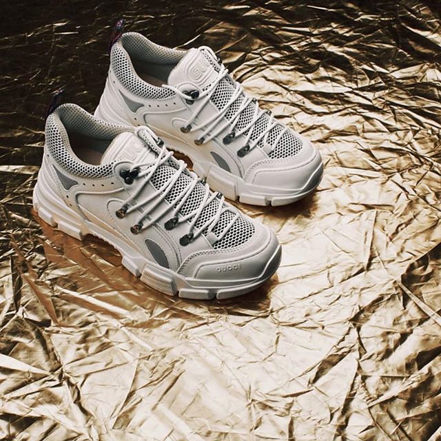 DeRodeLoperDH's tweet photo. #GUCCI '#FLASHTREK LEATHER SNEAKER €790 #MEN
•
For more Gucci https://t.co/1VU1cTpNot
#florence #italy #fashion #homme #uomo #retro #alessandromichele #sneakers #sneakerhead #streetwear #streetstyle https://t.co/5QLvXjP00T https://t.co/B4fMh3yiNP