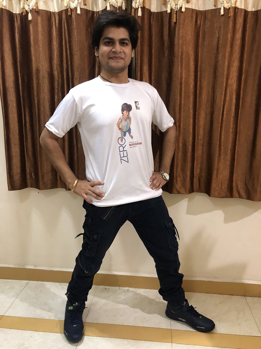 Dhaval_DTK's tweet photo. Finally wore t-shirt of #bauuasingh #zero21dec @iamsrk ye film ni feeling hai boss watched zero twice awesome movie with act of #srk as #bauua and @AnushkaSharma did great job 😍😍 #jabrafan @RedChilliesEnt @SRKUniverse @SRKCHENNAIFC https://t.co/3fUyxTD7Eq