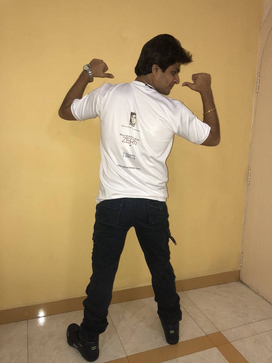 Dhaval_DTK's tweet photo. Finally wore t-shirt of #bauuasingh #zero21dec @iamsrk ye film ni feeling hai boss watched zero twice awesome movie with act of #srk as #bauua and @AnushkaSharma did great job 😍😍 #jabrafan @RedChilliesEnt @SRKUniverse @SRKCHENNAIFC https://t.co/3fUyxTD7Eq