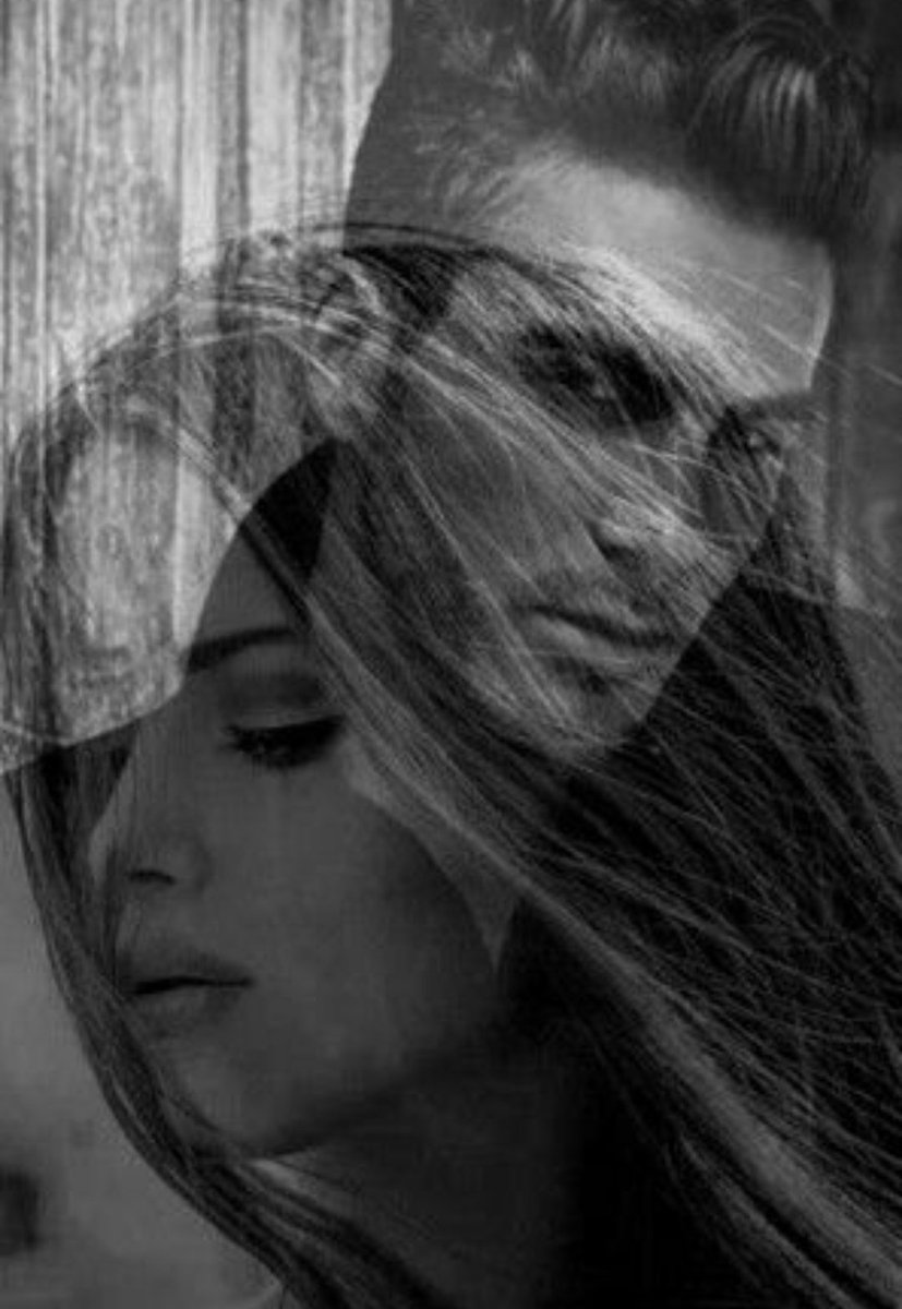 Poetikas1's tweet photo. Ardo en deseos de tenerlo entre mis brazos; acunarlo en mi regazo, con toda mi ternura, besar cada poro de su piel.
Mariposas en mi alma, y en mi ser, cada vez que pienso en él,
Su recuerdo se enardece en mi mente, no me deja entristecer.
¡Ay! Amor lejano ven, no me dejes fencer. https://t.co/bcYb6v0Qkz