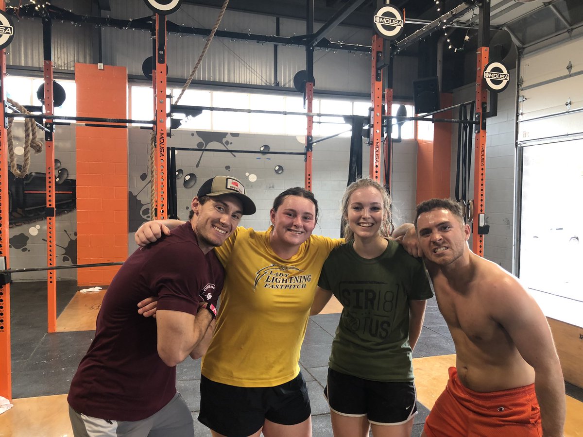 sydni_brozzoski's tweet photo. Great hero wod made up by @joshuabroome7 today!! #trainyourpath #conradandeduardo #crossfitpathway #herowod #OGpic https://t.co/QpHfupAui8