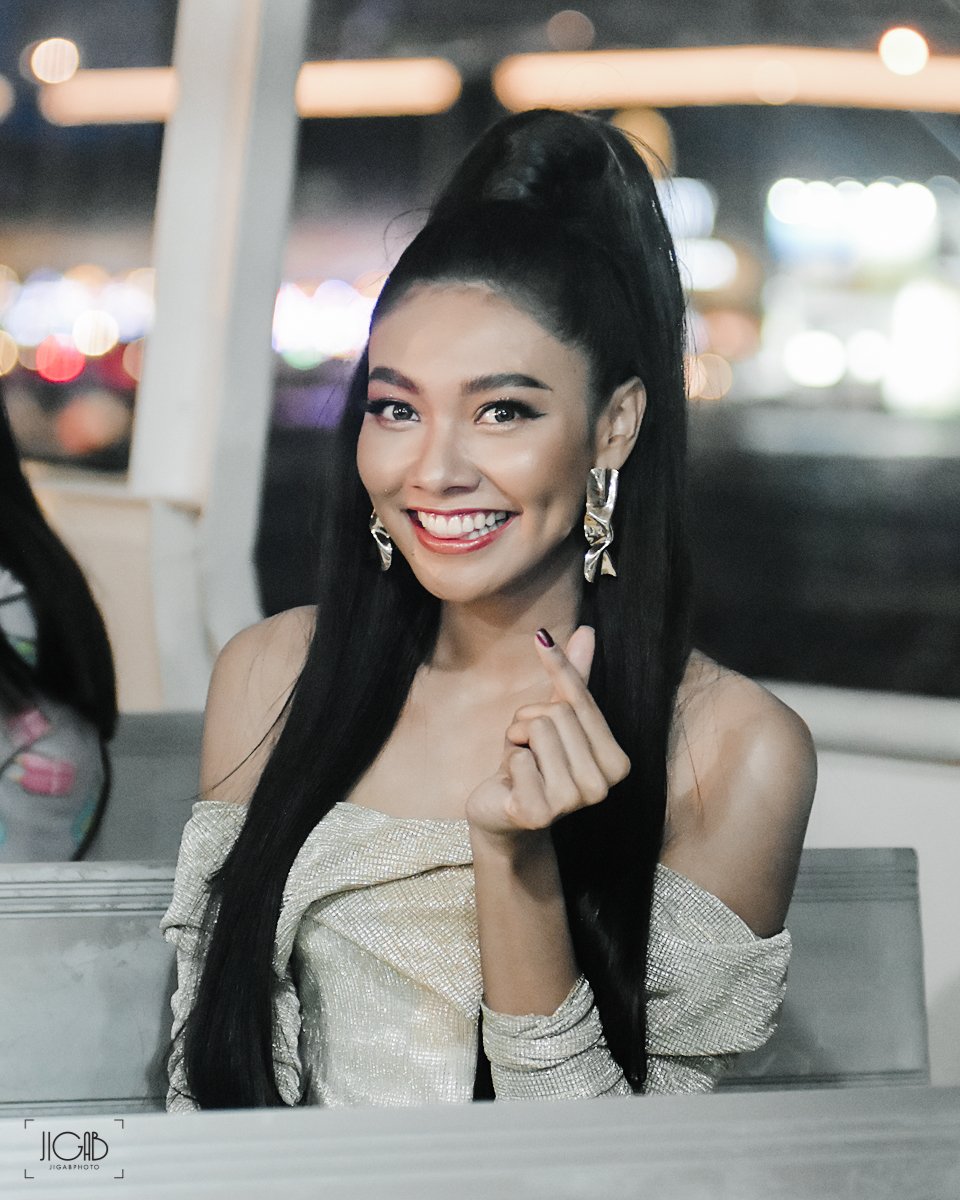 jigabphoto's tweet photo. ว่าจะแอบถ่าย.. ดันหันมาเห็นอีก
งื้อออ พี่แก้มน่ารักกกก 😍
#iconsiam #amazingthailandcountdown2019
#iconiccountdowndestination
#gamwichayanee ​ #jigabphoto​ @gamthestar https://t.co/MLpPyTaugT