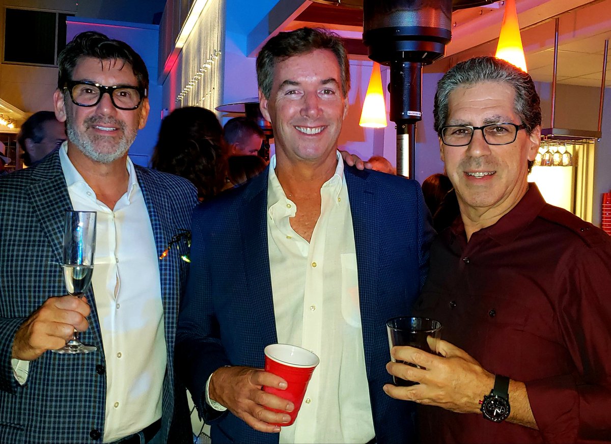 RayCollinsMedia's tweet photo. Ringling in 2019 with good friends. #3beautieswith3dorks #outkickedourcoverage #mustbeourwitanddancingskills
#Sarasota #Florida https://t.co/NpTHtGvmsC