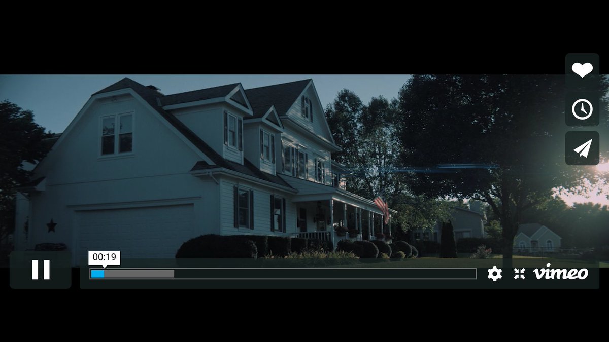 @shortfilmshow browsing your SERIES 2 list, I was intrigued by #paradoxon, so watched it. Messed with my head a bit, even more than people who don't like pineapple on their pizza! Good luck to all filmmakers, especially @vbaileyactor, who I'm delighted to see has a spot with <a href="/SeeingHimFilm/">Seeing Him</a> x