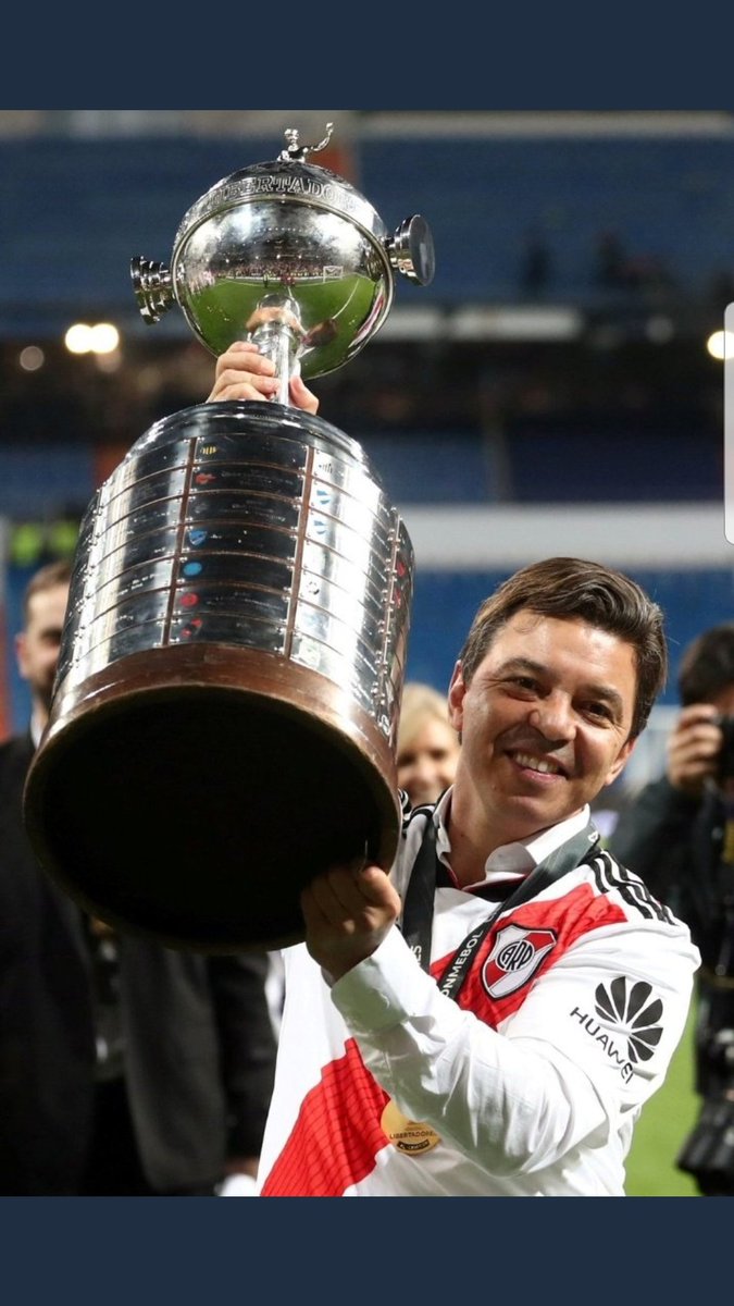 veromaurel's tweet image. Gracias Muñeco por este 2018! Vamos por más! 🏆🎖️