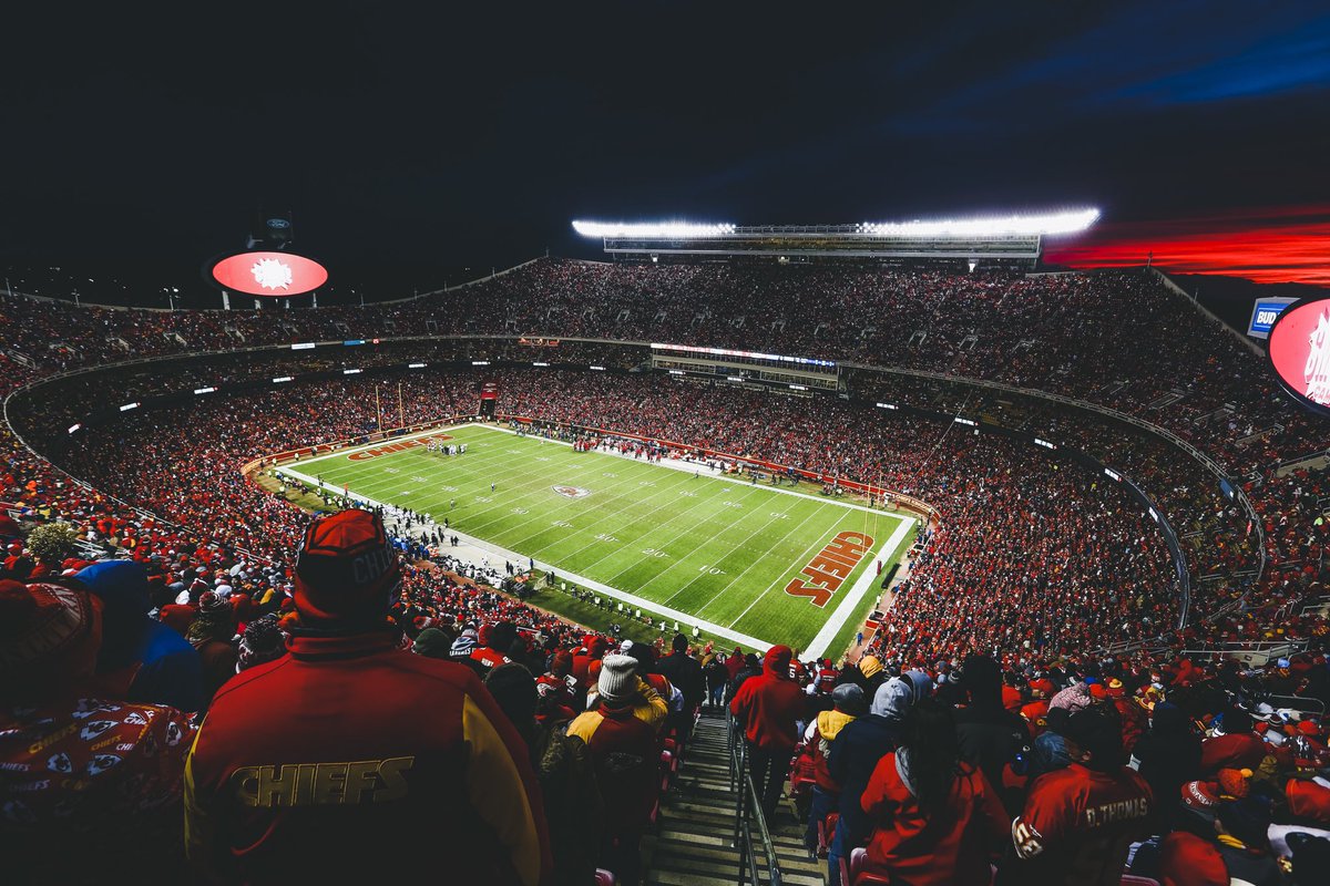 SamShazam_'s tweet photo. Sunday views at Arrowhead https://t.co/O48kq2bzxm