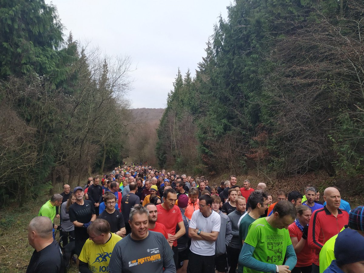 SouthCoastPiper's tweet photo. What a vibrant and dashing @QEparkrun this morning. Well done to @JamesLeighton74 and the team for managing the volume of runners. The trail of people stretched for some way! #loveparkrun https://t.co/rUNtiRHiq6