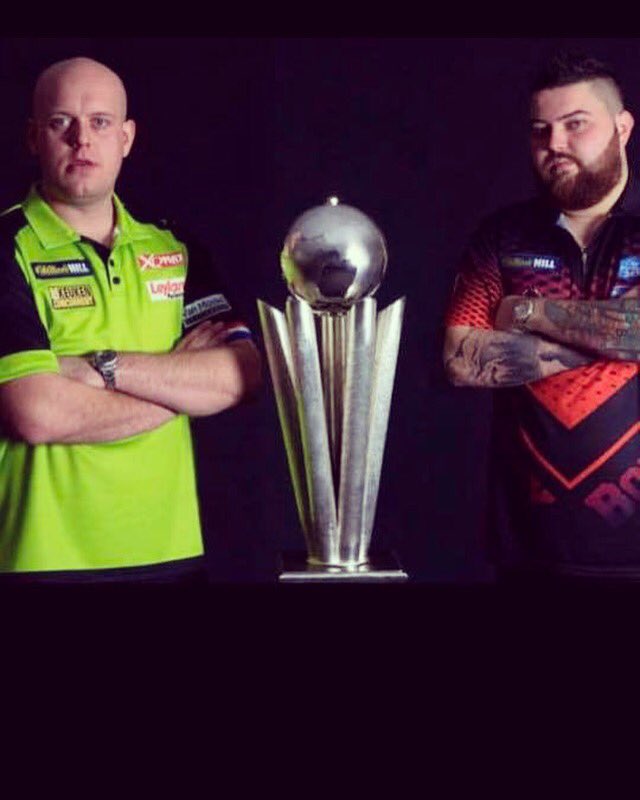 thejug40's tweet photo. PDC Darts Final live from 8pm
MVG v The Bully Boy 🎯🎯🎯🎯

#worlddartschampionship #publin #d8isgreat https://t.co/KIvtTsnEOW