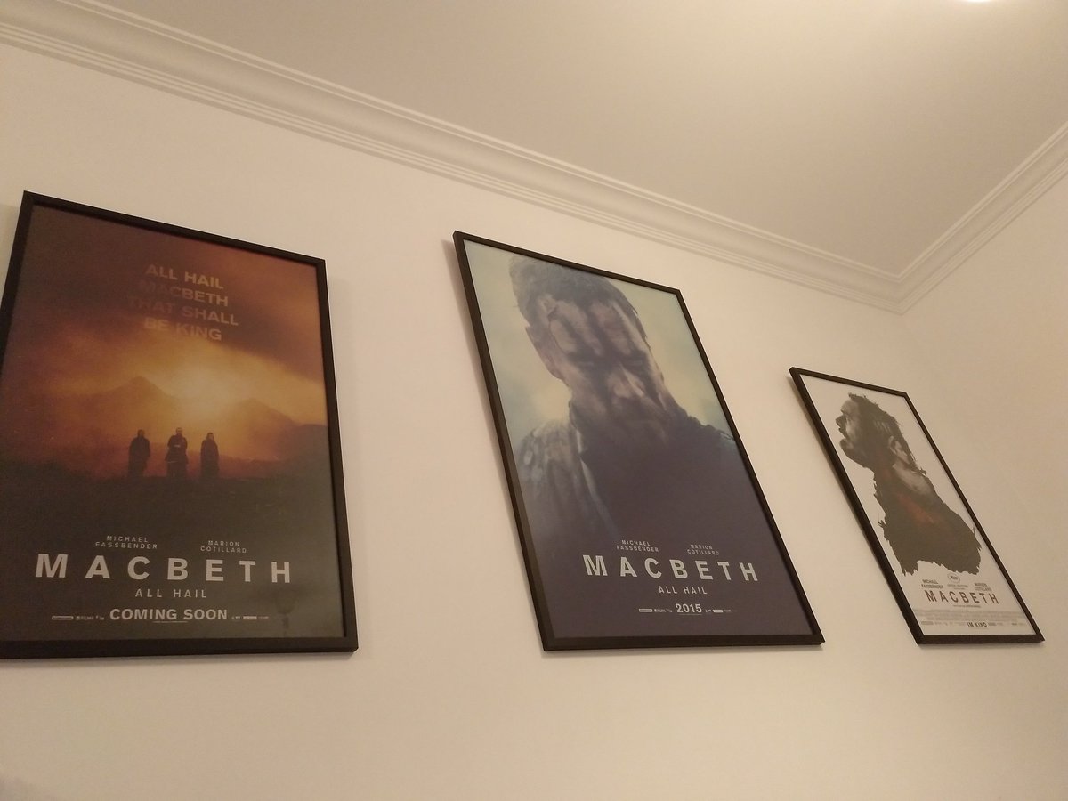 rainhavermella's tweet photo. Esta é a parede do meu salón para empezar 2019. Épico, verdade? #macbeth2015 https://t.co/7tBdVeJR0R