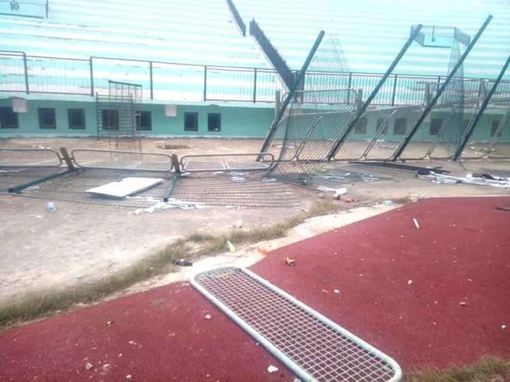 MessirHamid's tweet image. Violence au stade de  #Jijel lors du  #CRVM-#MCA