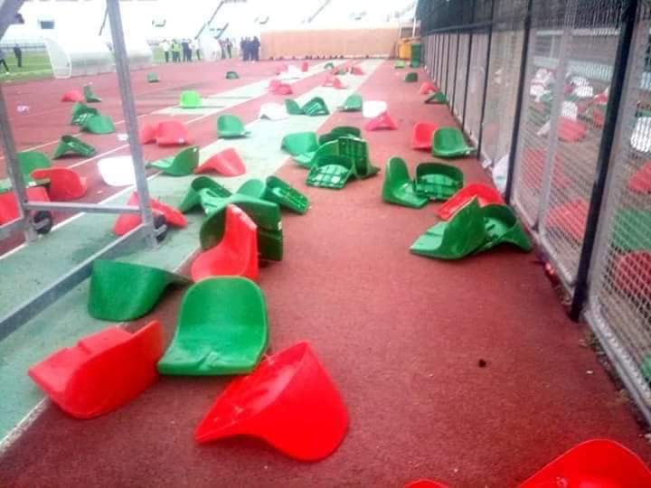 MessirHamid's tweet image. Violence au stade de  #Jijel lors du  #CRVM-#MCA