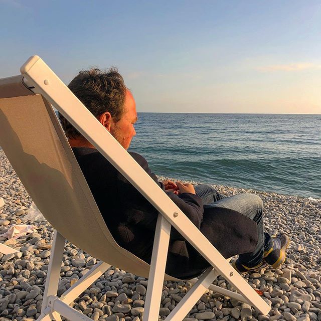 jojoska5's tweet photo. Come iniziare bene l’anno nuovo 🔝 #buonanno #buonannonuovo #giornatebelle #nizza🇫🇷 #nizza #nice #nicefrance #cotedazurfrance #cotedazur #cotedazurnow #frenchriviera #francia #france #ilovenice #ilovenice🇫🇷 #francia🇫🇷 #promenadedesanglais #tramonto #c… https://t.co/IOAvtYOnhy https://t.co/2UAFT9Z8ou