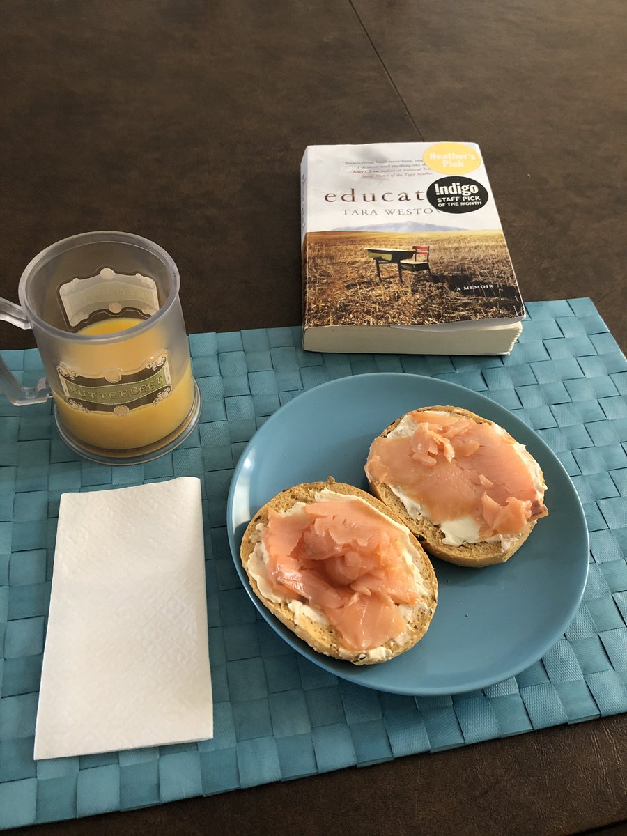 LoxCreamCheese's tweet photo. Nice quiet start to 2019 #breakfast #loxandcreamcheese #2019goals #Educatedbook #bagels #happiness #lovelox https://t.co/IJLRh56qpH