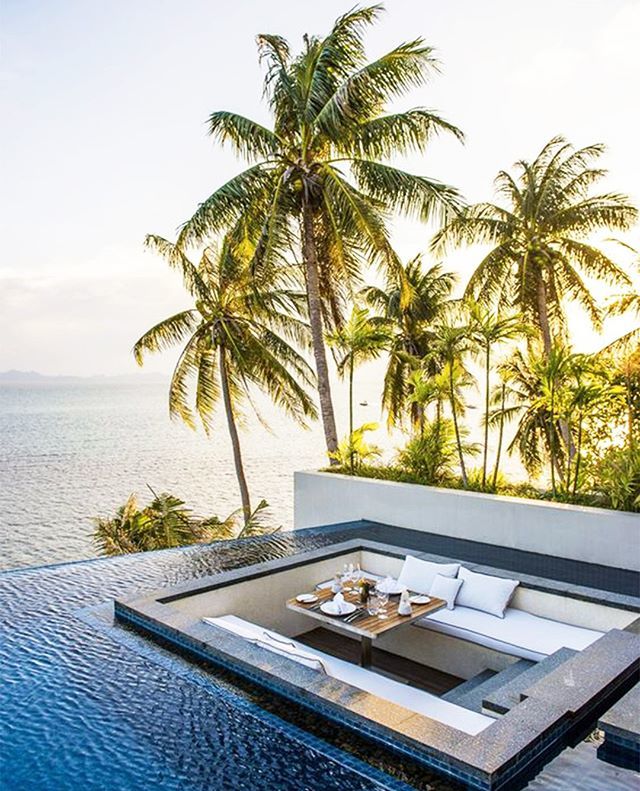 BienstockGroup's tweet photo. Imagine a dinner in the infinity pool, as the palm trees sway along the horizons of the oceanside sunset… 🌴🌅 #thebienstockgroup #beachhouse #summerhouse #infinitypool #vacation #travel #luxuryliving #losangelesluxuryhomes #losangelesrealestate #lalux… https://t.co/1M4S8G9fUR https://t.co/x5CYQk0bWR