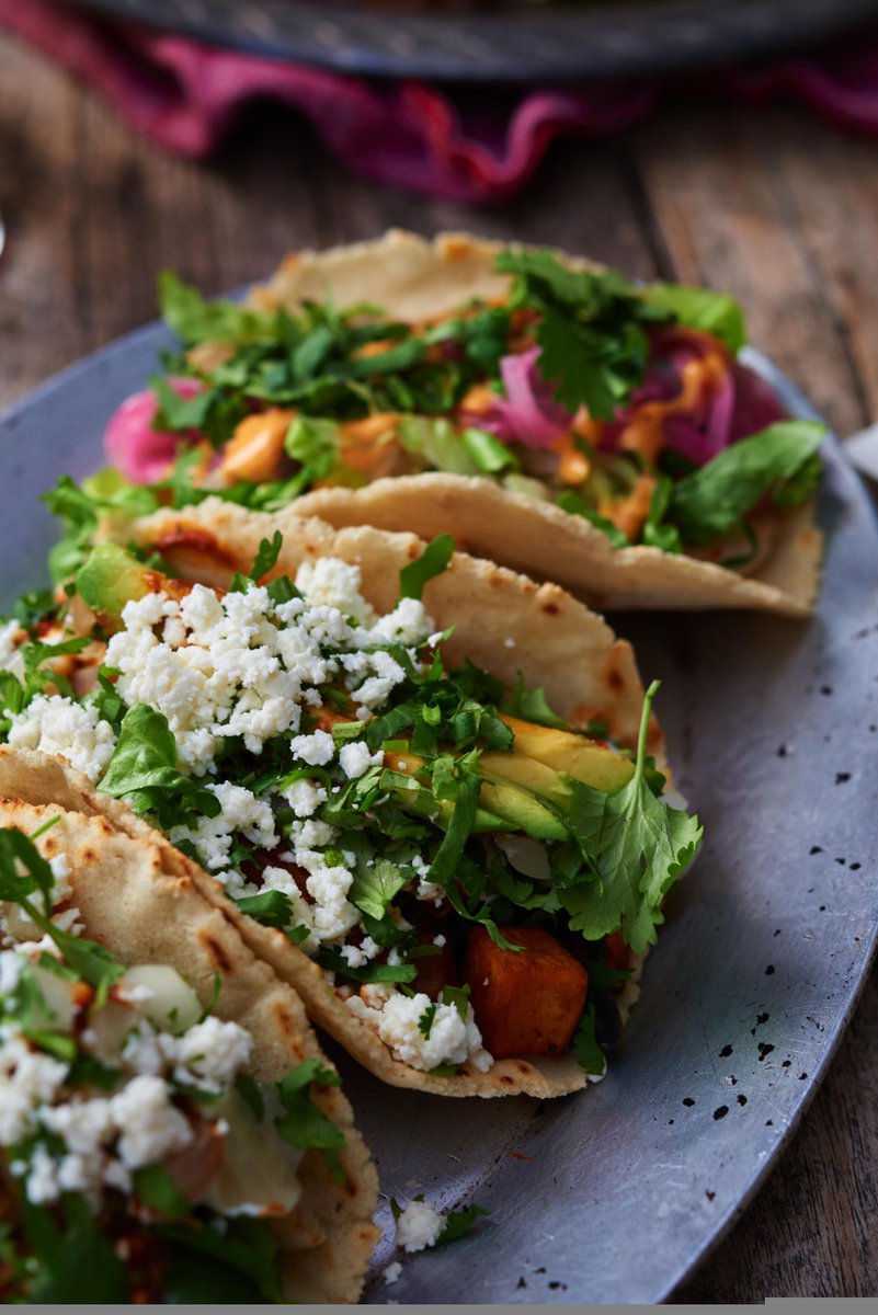 AzuOjai's tweet photo. TACO TACO! Happy Hour Mon-Fri 12 Noon - 6 pm. $5 Pints &amp; Tacos. $1 Off small plates. #happyhour #tacotuesday #shrinptacos #veggietacos #beeftacos #ojai #ojaivalley #5dollarpints #craftbeer #drinklocal https://t.co/l3MlFKZ5NP