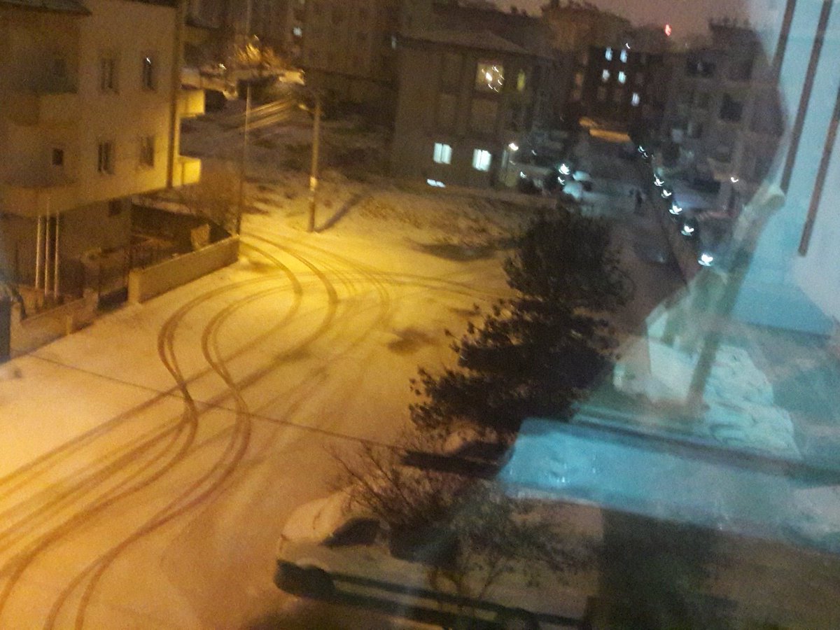 aleaddin_de's tweet photo. @gul_davut Artık okula kaya kaya gidicez https://t.co/J2XGhvOZrz