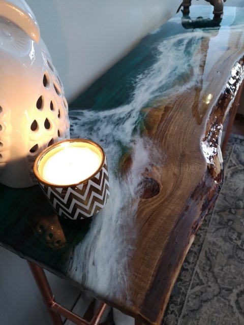 tatum_art's tweet photo. This beauty is all done! Live edge table resined with copper legs. #resintable #art #homedecor #WRS19 #HappyNewYear #beachtable #copperpipeart #copper #coppertablelegs #consoletable #liveedgetable #liveedge #resin #table https://t.co/tJiZ9Idha0