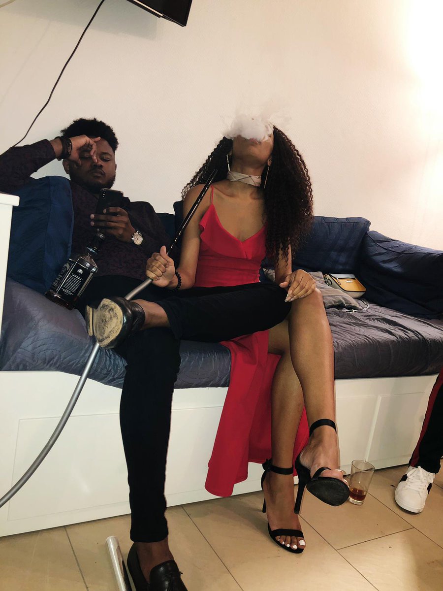 LaKevination_9's tweet photo. Le Cartel de Colonia vous souhaite une bonne année 2019 #NuncaTermina🖖🏾 https://t.co/cbMHLNZ8br