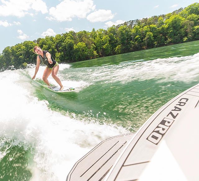 Moombaboats's tweet photo. ✌️2018, 👋 2019! Happy New Year! #moombaboats #noworries #realfun https://t.co/QhyDfnLjpB https://t.co/g6FEbPKxK4