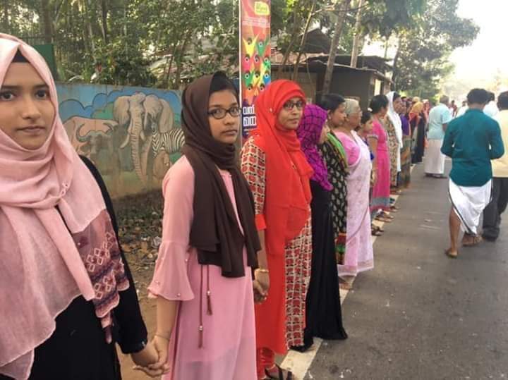 Irfanulhakeem's tweet image. മുസ്ലിം സ്ത്രീകള്‍ക്ക് 
വിലക്ക് പ്രഖ്യാപിച്ച 
ജഫ്രി മുത്തുക്കോഴ തങ്ങള്‍ക്കും 
അബ്ദുസമദ് പൂക്കോട്ടൂരിനും 
#കുറച്ച്_കഞ്ഞി_എടുക്കട്ടെ
#VanithaMathil