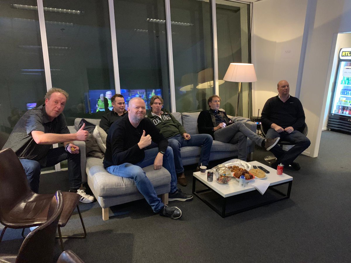 Dv2k7VzWoAAHhP5?format=jpg&name=medium