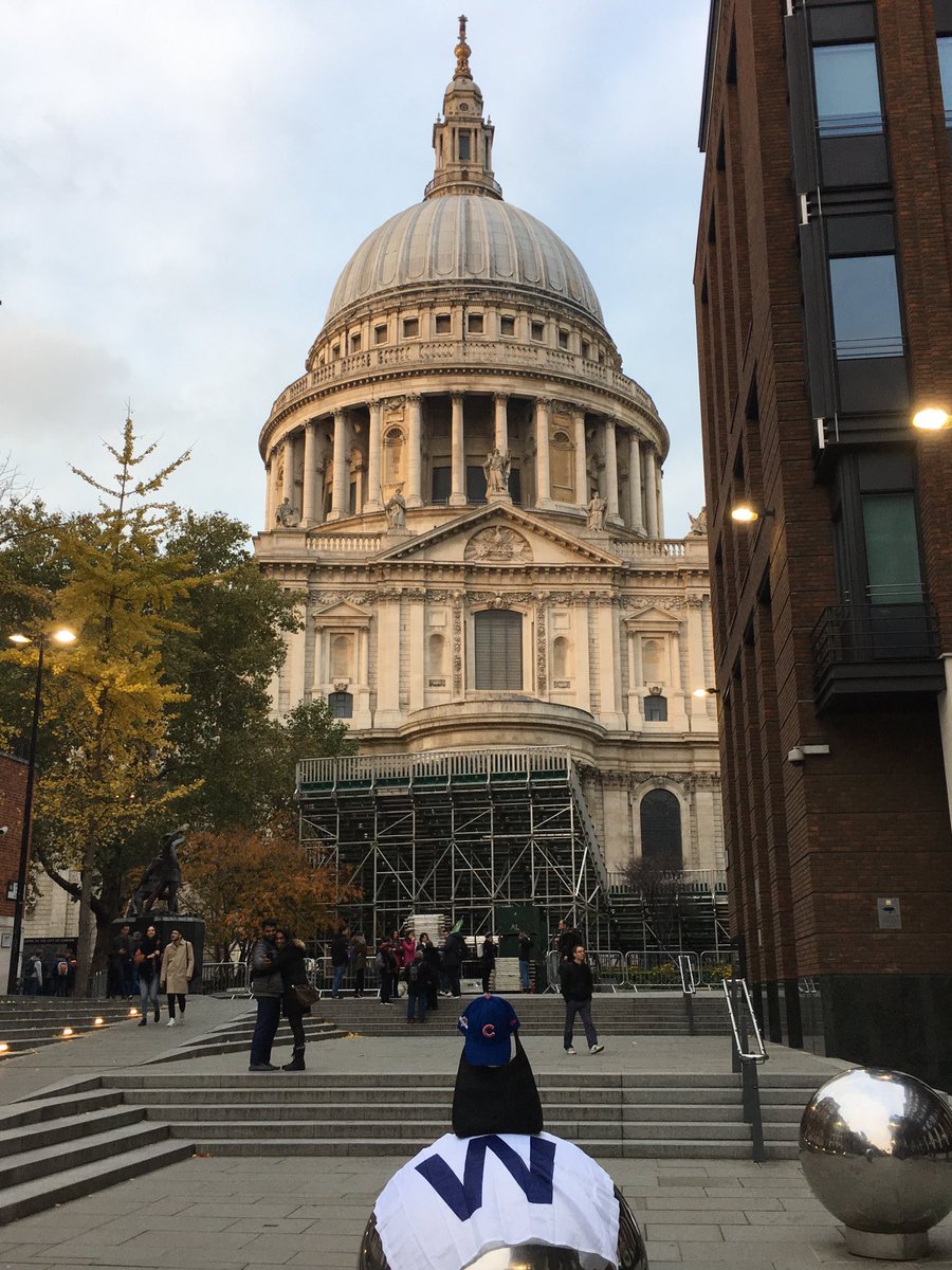 eggrollohr's tweet photo. Wishing all of you a Happy New Year! Saying a few prayers at St Paul’s cathedral for the Cubs...⁦@MaryTfan⁩ ⁦@pookoo_2000⁩ ⁦@wrigleygrl5⁩ ⁦@Wadesworld2⁩ ⁦@Cubs⁩ ⁦@cubs2win47⁩ only about 4 months til opening day...right? Oh yeah, GO BEARS! https://t.co/ubYUhfTENX