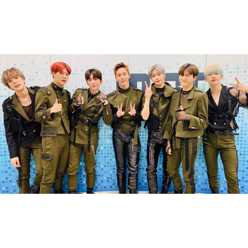 bapgukgirl's tweet photo. Matched with these cuties for New Years💕💕 #MONSTAX #MONSTAX_Spotlight #MONSTAX #MONSTAX_ShootOut #MONSTA_X #MONBEBE #monbebeselcaday #NewYears https://t.co/o2KOaTRSPW