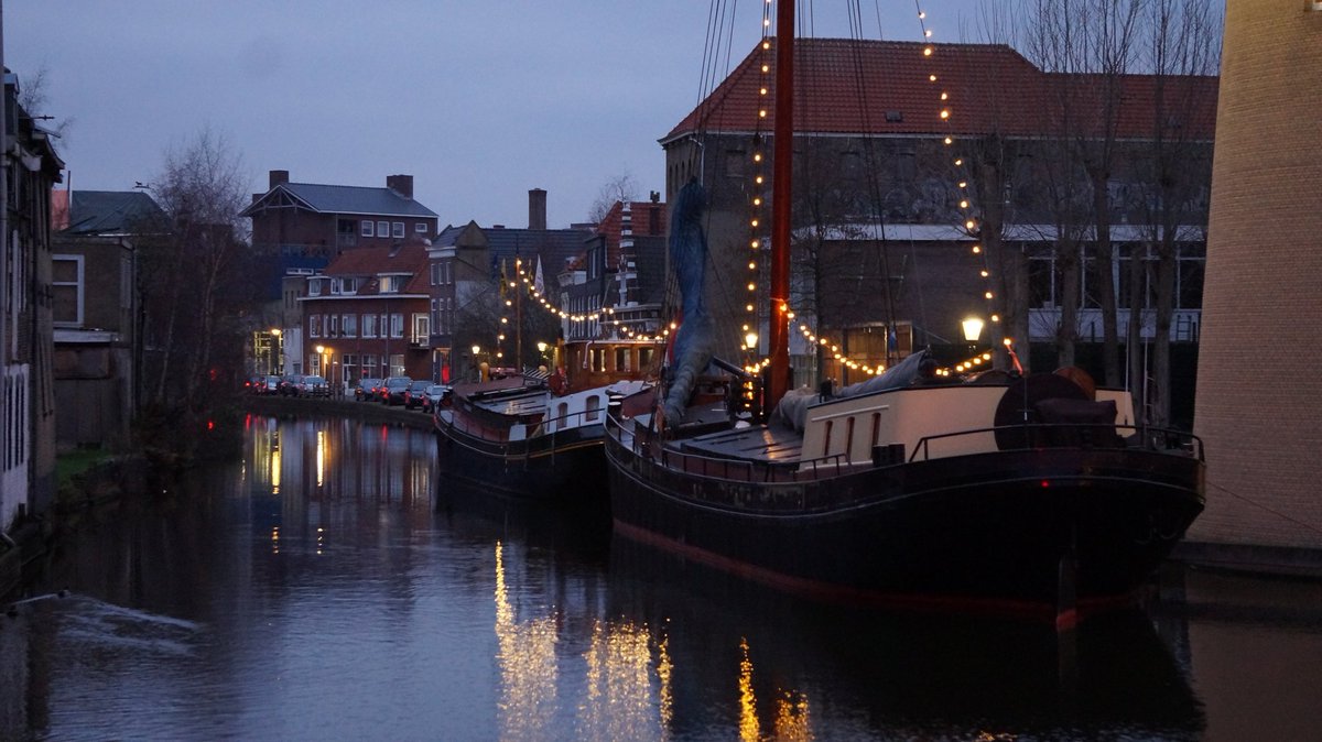 Jullie hebben vast al een hoop wensen ontvangen, maar ook ik wens jullie een mooi en liefdevol 2019! #Schiedam #Florynhaven #BruineVloot