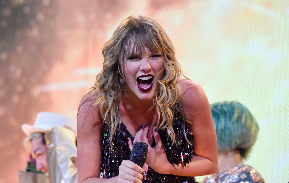 RollingStone's tweet photo. Rob Sheffield on why Taylor Swift's 'Reputation' film is a victory toast to top off her historic year https://t.co/auikEgfIFe https://t.co/BU8XOAPVfX