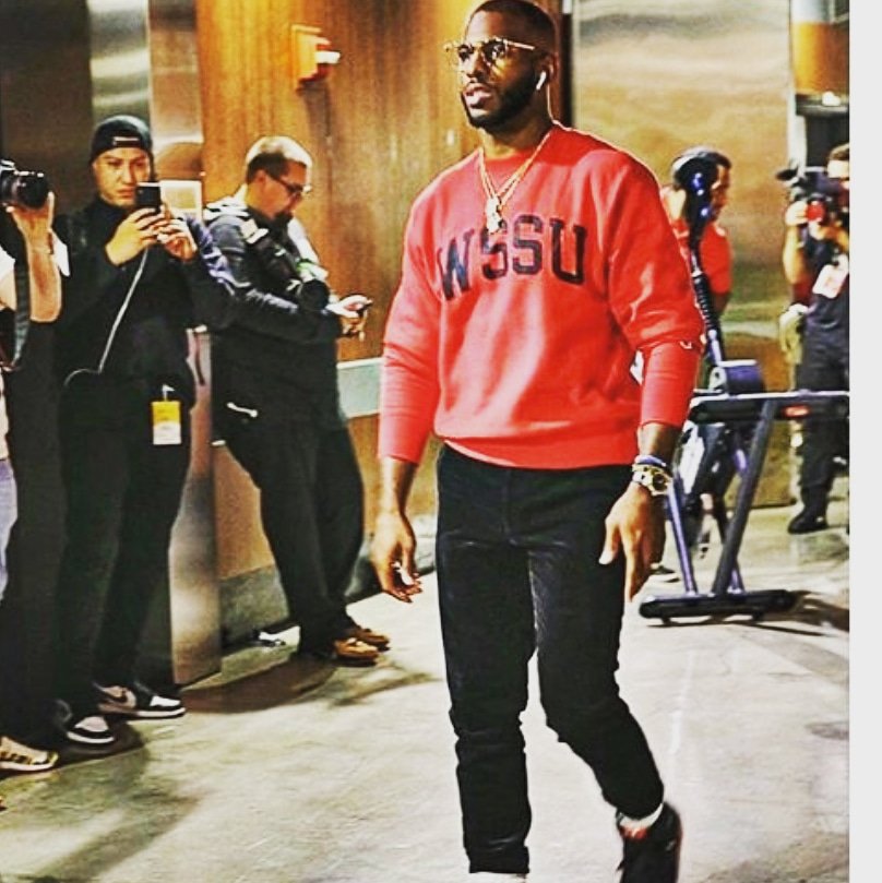 HbcuExclusi's tweet photo. In the 90s,  celebs and tv shows represented #HBCUs life all the time. We feel like that same energy is coming back around! And we love It! 
◾
◾
◾
#hbcu #hbculove #hbculovestory #dopeanddegreed #hbculife #hbcuculture ##hbcueverything #hbcugirlmagic #wssu #winstonsalem https://t.co/onHKRYndCL