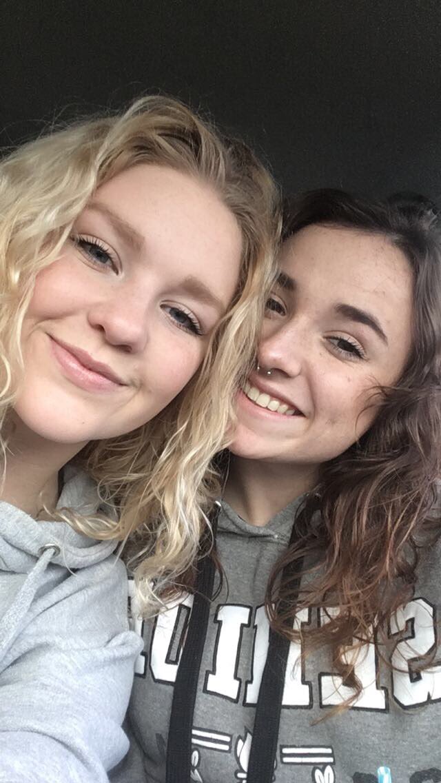 SavAlford's tweet photo. shout out to my two favorite humans. they made 2018 easy peasy :-) @lexx_124 @GracieKittrell https://t.co/i3cgzTkUGw
