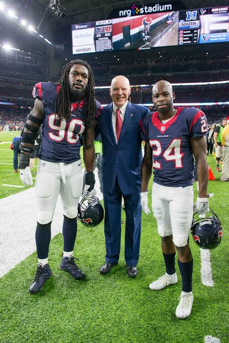 SomosTexansMX's tweet photo. #WinItForBob #TexansPlayoffs #BeatTheColts https://t.co/o2JGq1tyYu