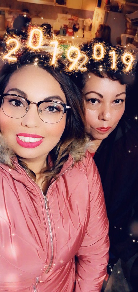 KarencitaRH13's tweet photo. Pase una noche maravillosa con mi familia. Los amo gracias totales por hacer un increíble y divertido inicio de año. #family #lamejorfamilia #firstdayof2019 https://t.co/H3jDE4jinN