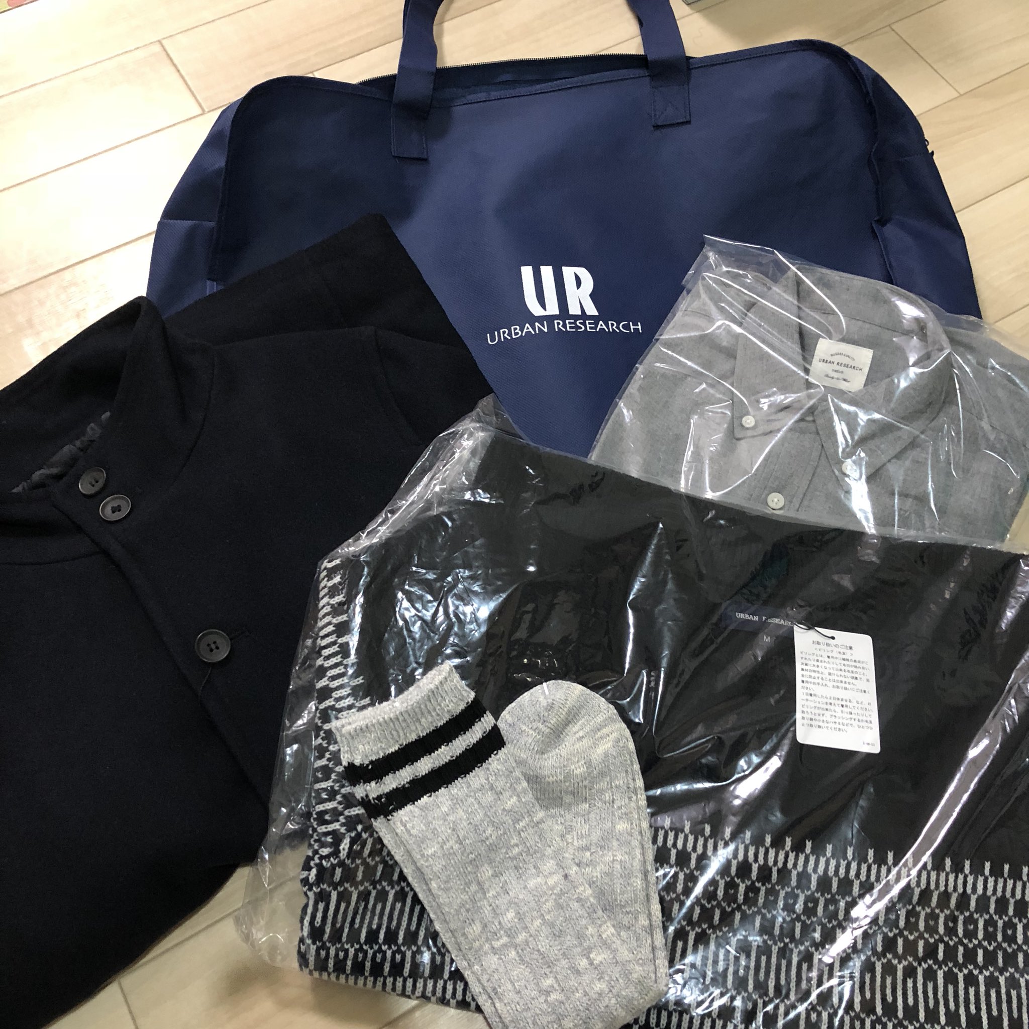 ユウキ 19年もアーバンリサーチの福袋を購入 昨年に続き 当たりで満足 コートもだけど ニットは色もデザインも使いやすくて良かった 今年はネットで買ったので 寒空の下並ばずでした 初売り アーバンリサーチ Urbanresearch 福袋