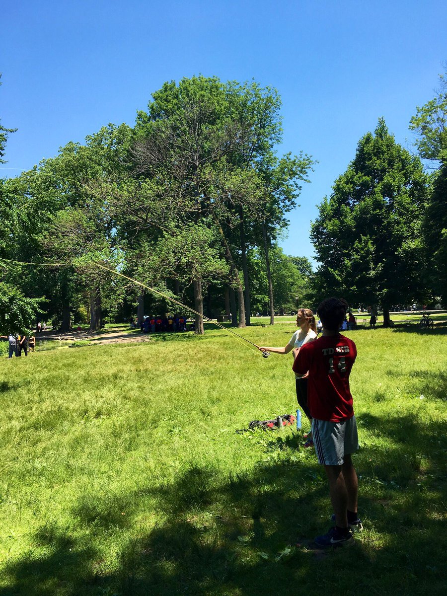 EdPassanoHill's tweet photo. Other 2018 highlights: Casting lessons booked through @fisherguiding and the opportunity to teach #flyfishing casting in Prospect Park and Central Park. A few new fishers even caught their first fish ever! #urbanangling #accessibleangling https://t.co/nfOdMwFB0F