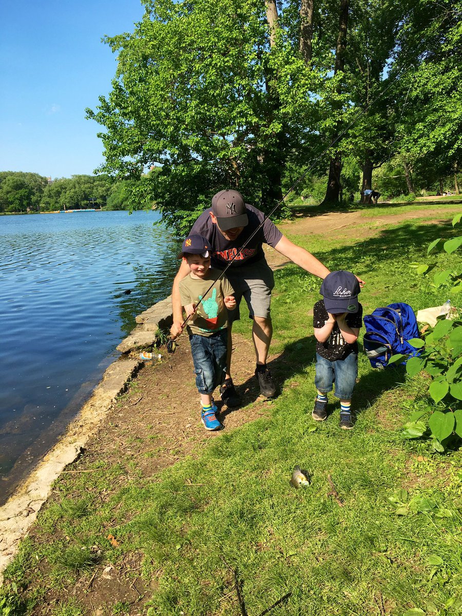 EdPassanoHill's tweet photo. Other 2018 highlights: Casting lessons booked through @fisherguiding and the opportunity to teach #flyfishing casting in Prospect Park and Central Park. A few new fishers even caught their first fish ever! #urbanangling #accessibleangling https://t.co/nfOdMwFB0F