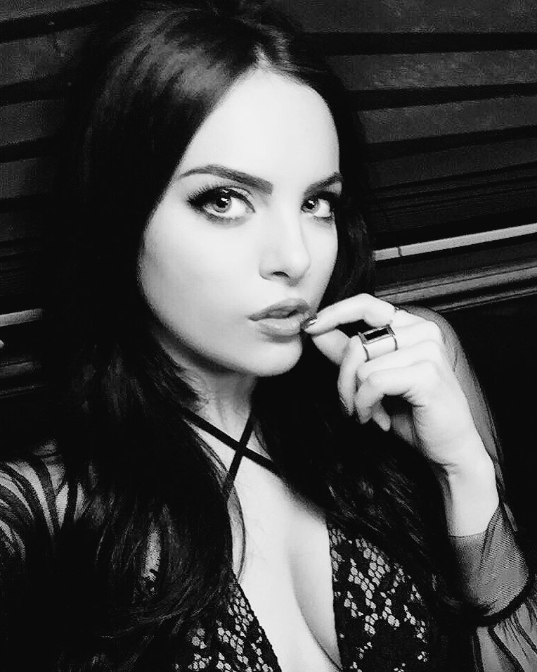 withoutlmits's tweet image. 𝑇𝘩𝑎𝑡 𝑔𝑖𝑟𝑙 𝑤𝑎𝑠 𝑎 𝑜𝑛𝑒-𝑡𝑖𝑚𝑒 𝑡𝑒𝑒𝑛𝑎𝑔𝑒 𝑑𝑟𝑎𝑚𝑎 𝑞𝑢𝑒𝑒𝑛 𝑎 𝘩𝑦𝑝𝑒𝑑-𝑢𝑝 𝑒𝑣𝑒𝑟𝑦𝑑𝑎𝑦 𝑤𝑎𝑛𝑛𝑎𝑏𝑒.