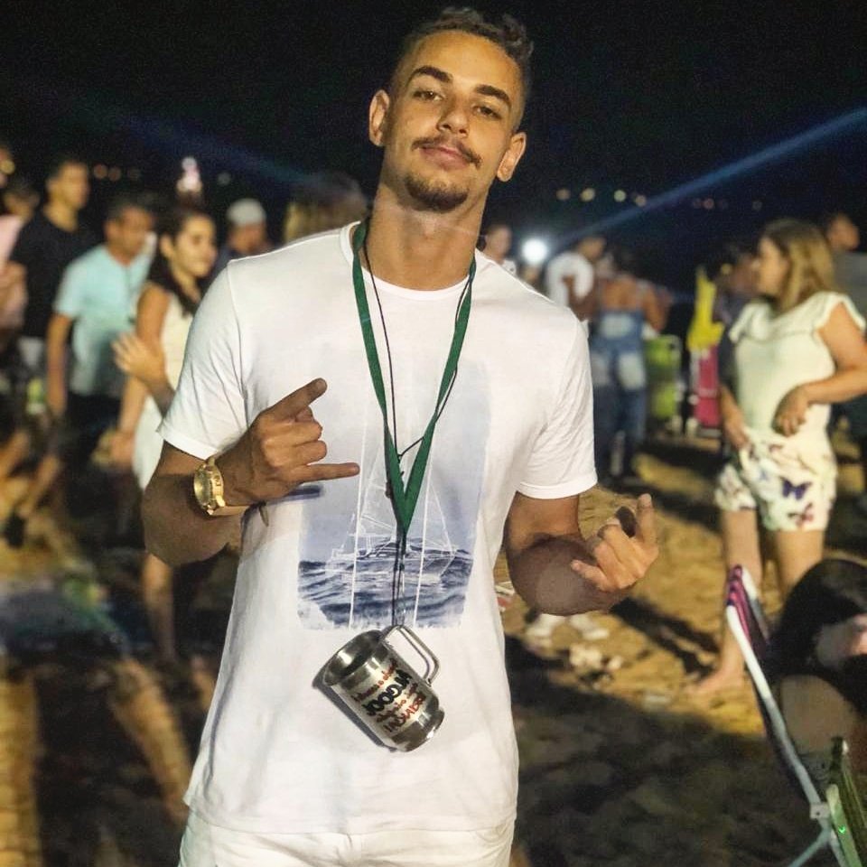 cadudiaas's tweet photo. #NewProfilePicj https://t.co/8lkJw45krl