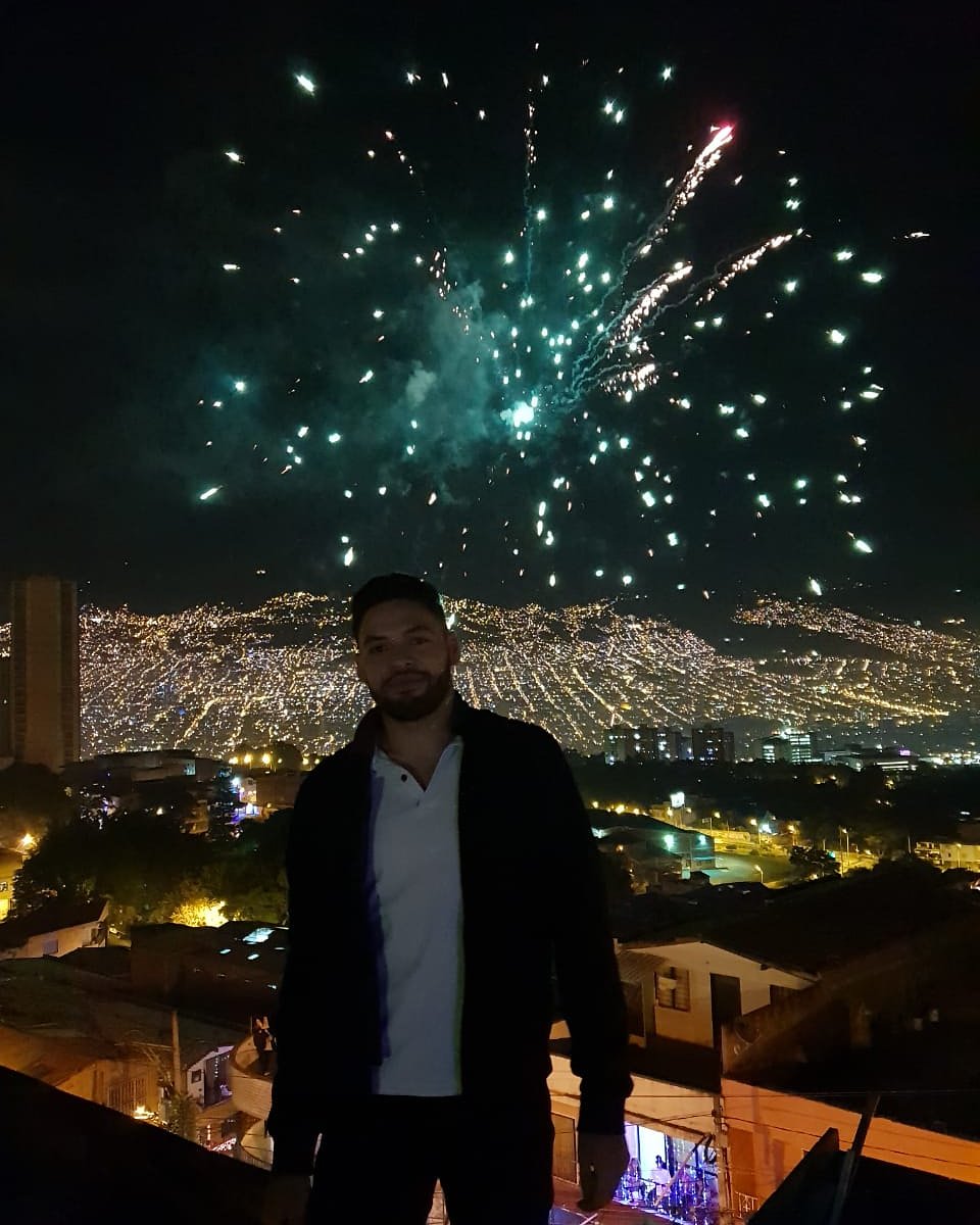 Happy new year and best wishes to every one ? https://t.co/W0w08ihW9F